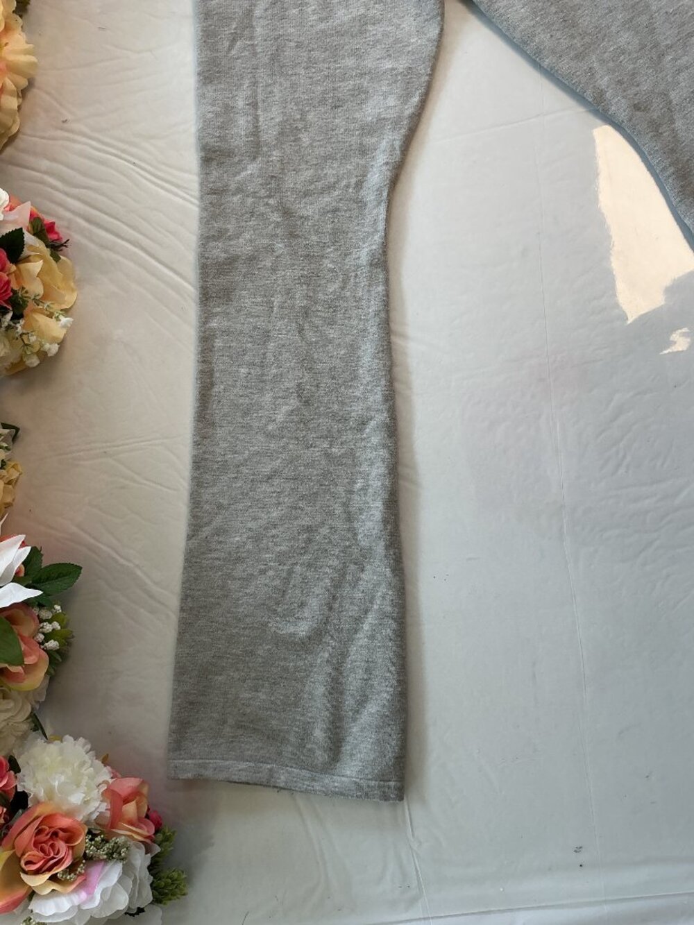 3/$20 Bundle 🌈 No Boundaries Foldover Flare Pants Gray Size S 4-6 - Picture 9 of 12